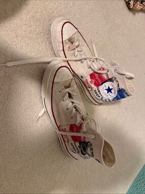 Unisex Andy Warhol Converse/ Campbell’s Soup mens 6 womens 8